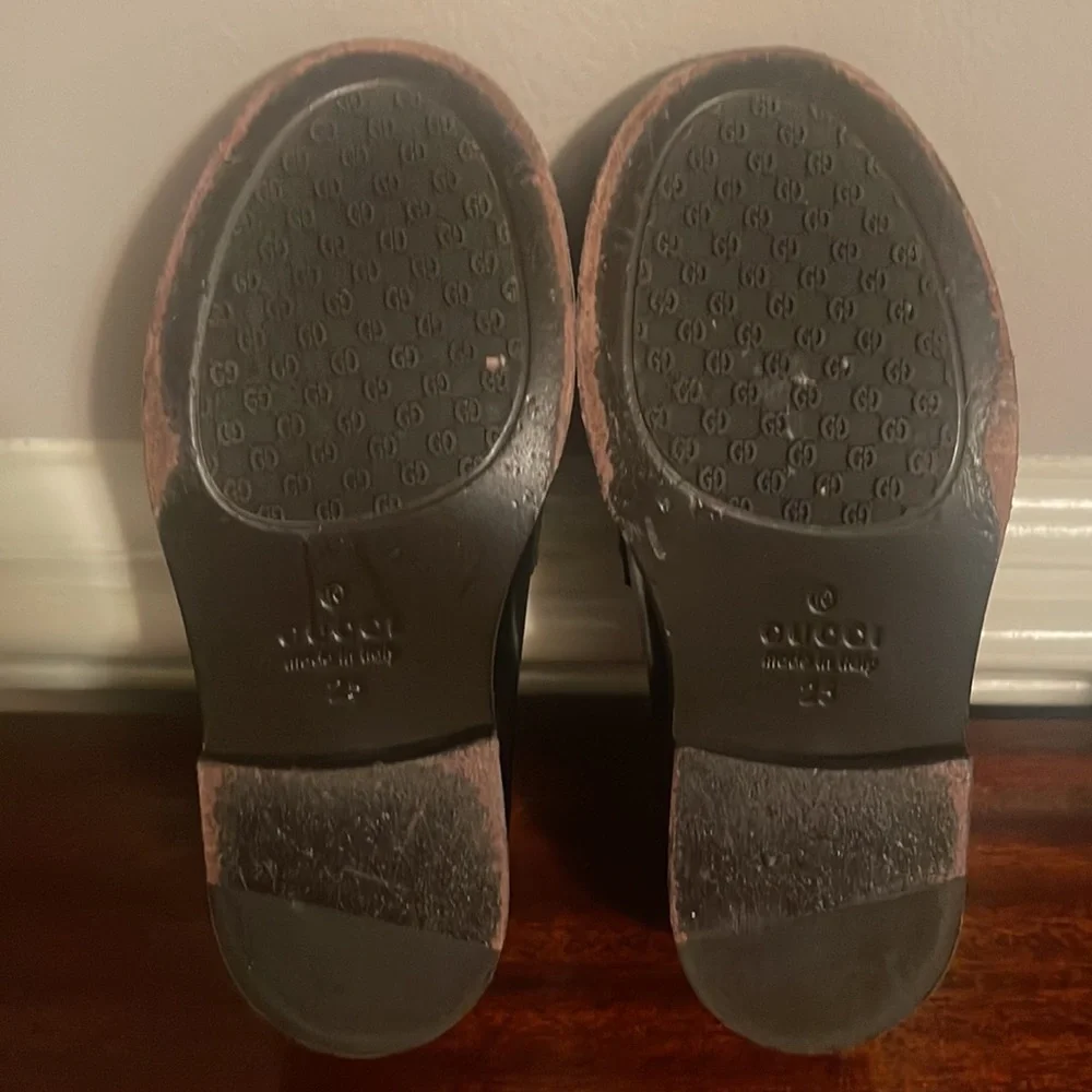 Gucci Black Leather Kids Tassel Loafers with Green and Red Web